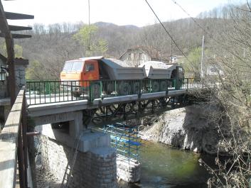 Натурно изпитване на новия мост с комбинирана стомано-стоманобетонна връхна конструкция